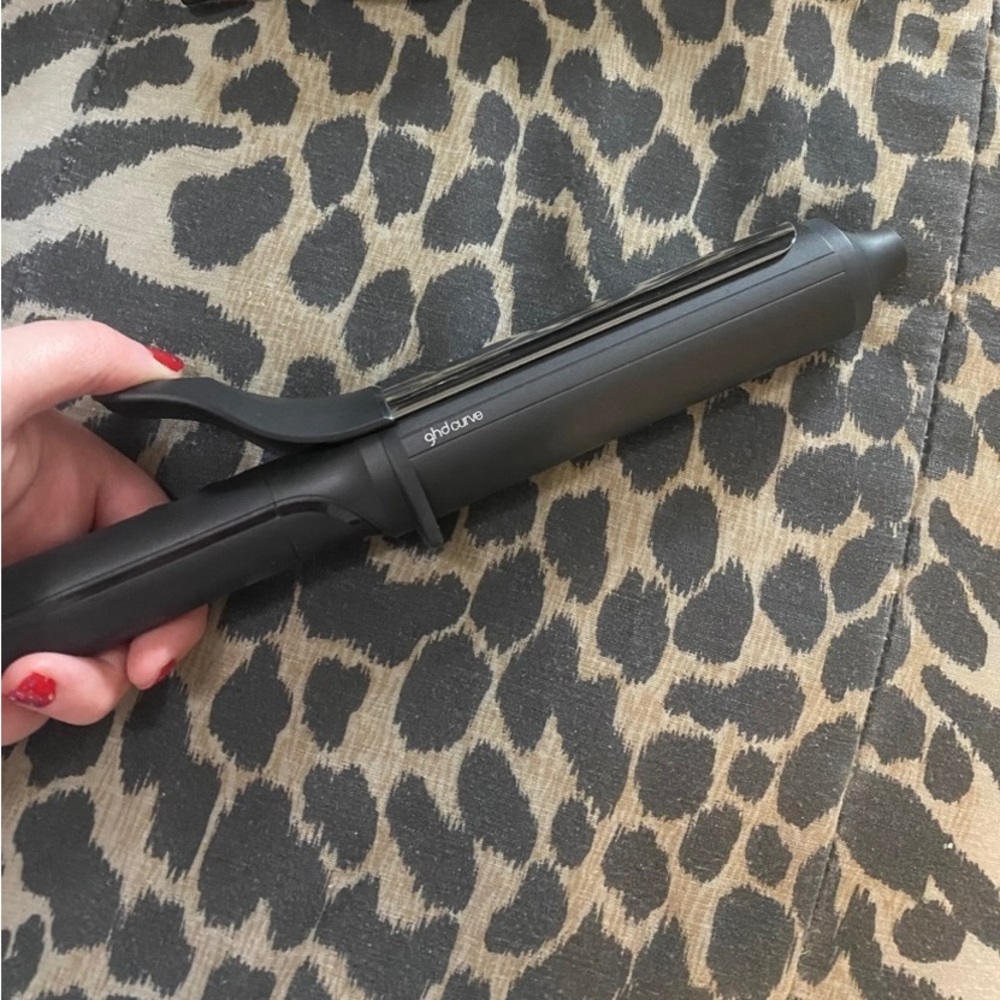 GHD soft curl iron (1.25 in)